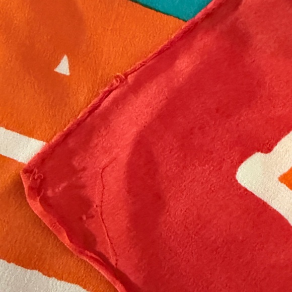 Vintage Silk Scarf King of Clubs Design – Hand-Rolled Mid-Century Pop Art - Picture 7 of 12